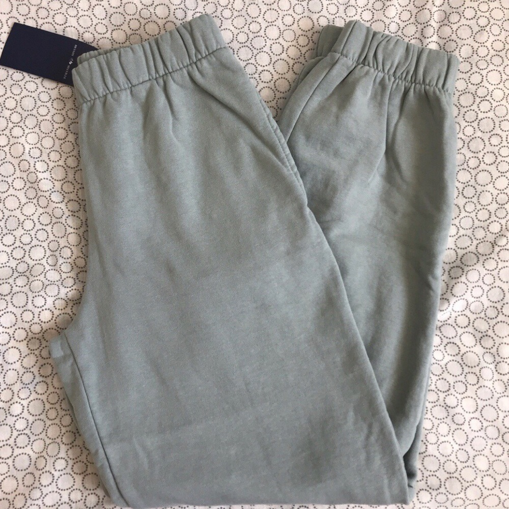 Brandy Melville light green Rosa sweatpants